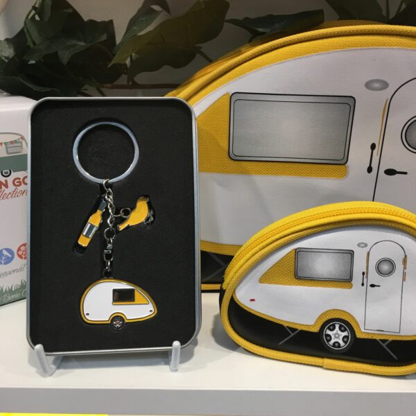 Sleutelhanger caravan Tab teardrop geel Van Go Collections